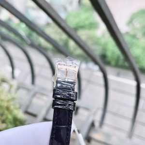 Đồng hồ nữ FREDERIQUE CONSTANT FC-200NMCDCD14, thiết kế sang trọng với mặt số nhỏ gọn 23mm x 21mm.